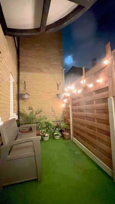 A Beautiful Stylish 2 Bedroom Apartment -City Of Londres Exterior foto